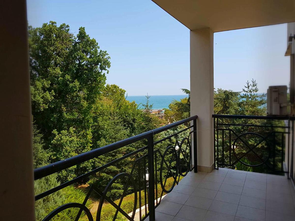 Golden Sands Rentals Apartments Ngoại thất bức ảnh