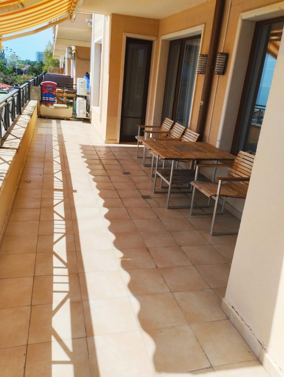 Golden Sands Rentals Apartments Ngoại thất bức ảnh