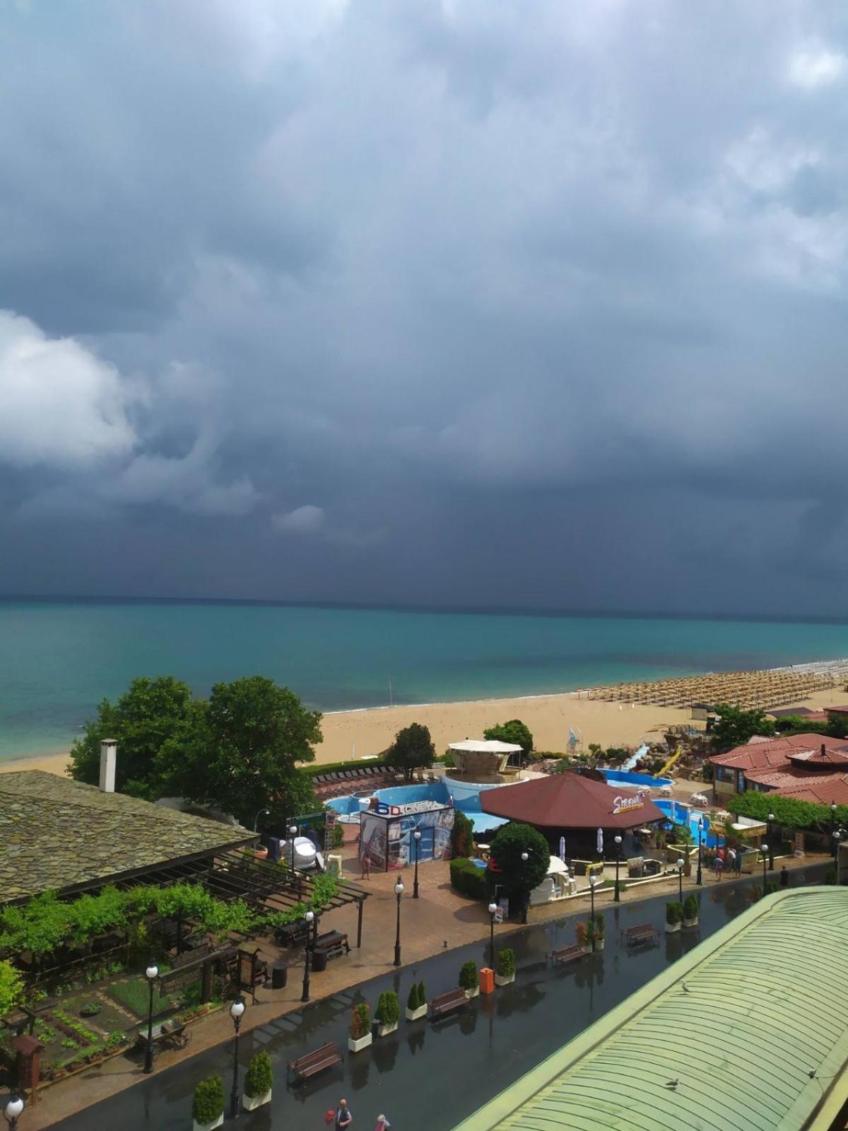 Golden Sands Rentals Apartments Ngoại thất bức ảnh