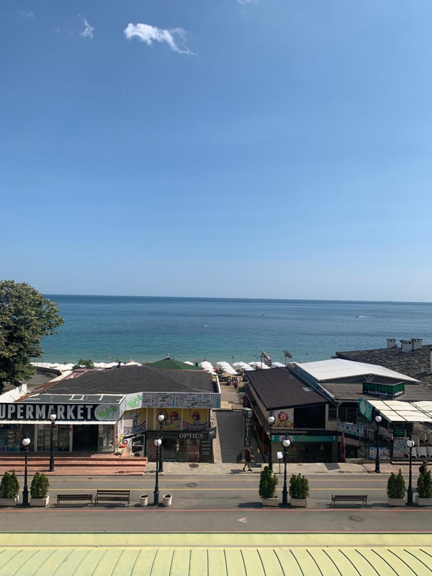 Golden Sands Rentals Apartments Ngoại thất bức ảnh