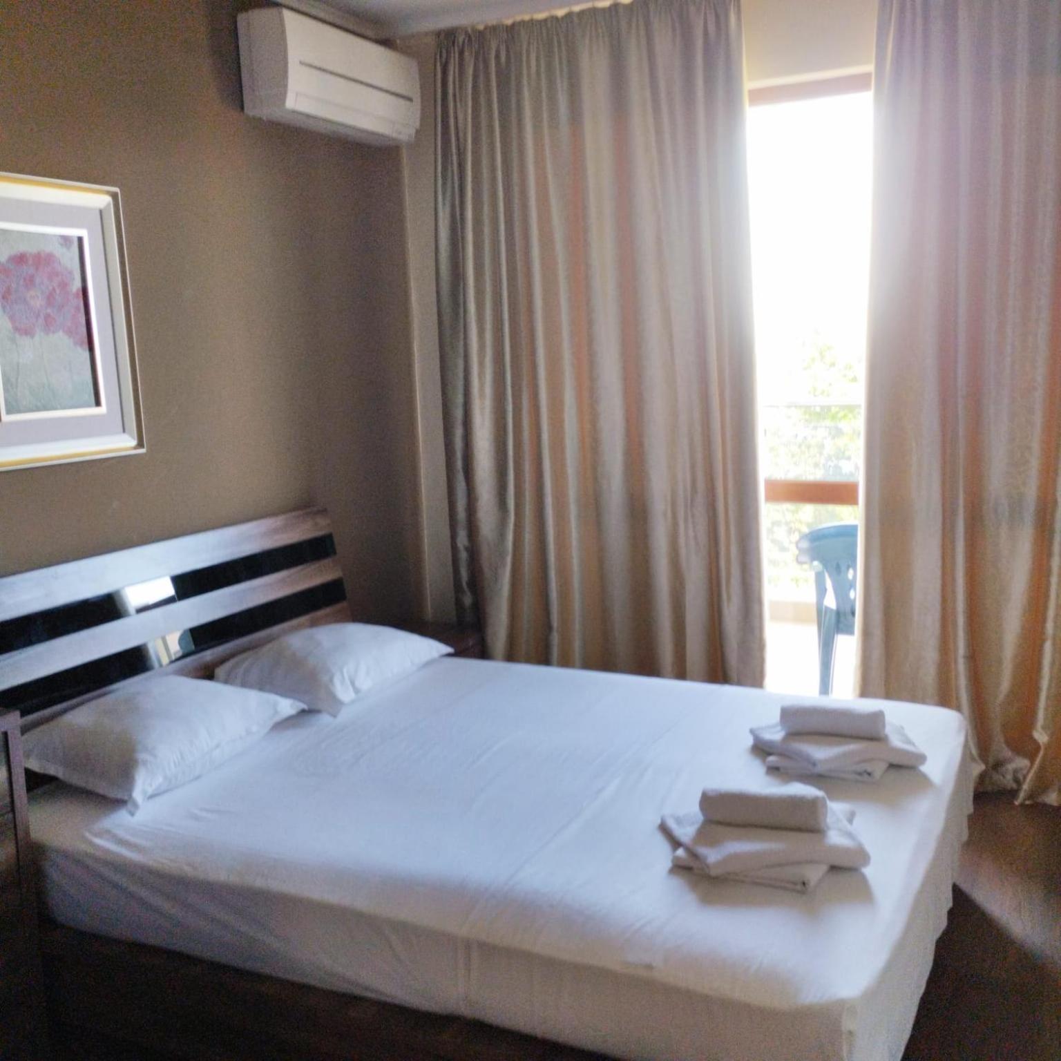 Golden Sands Rentals Apartments Ngoại thất bức ảnh
