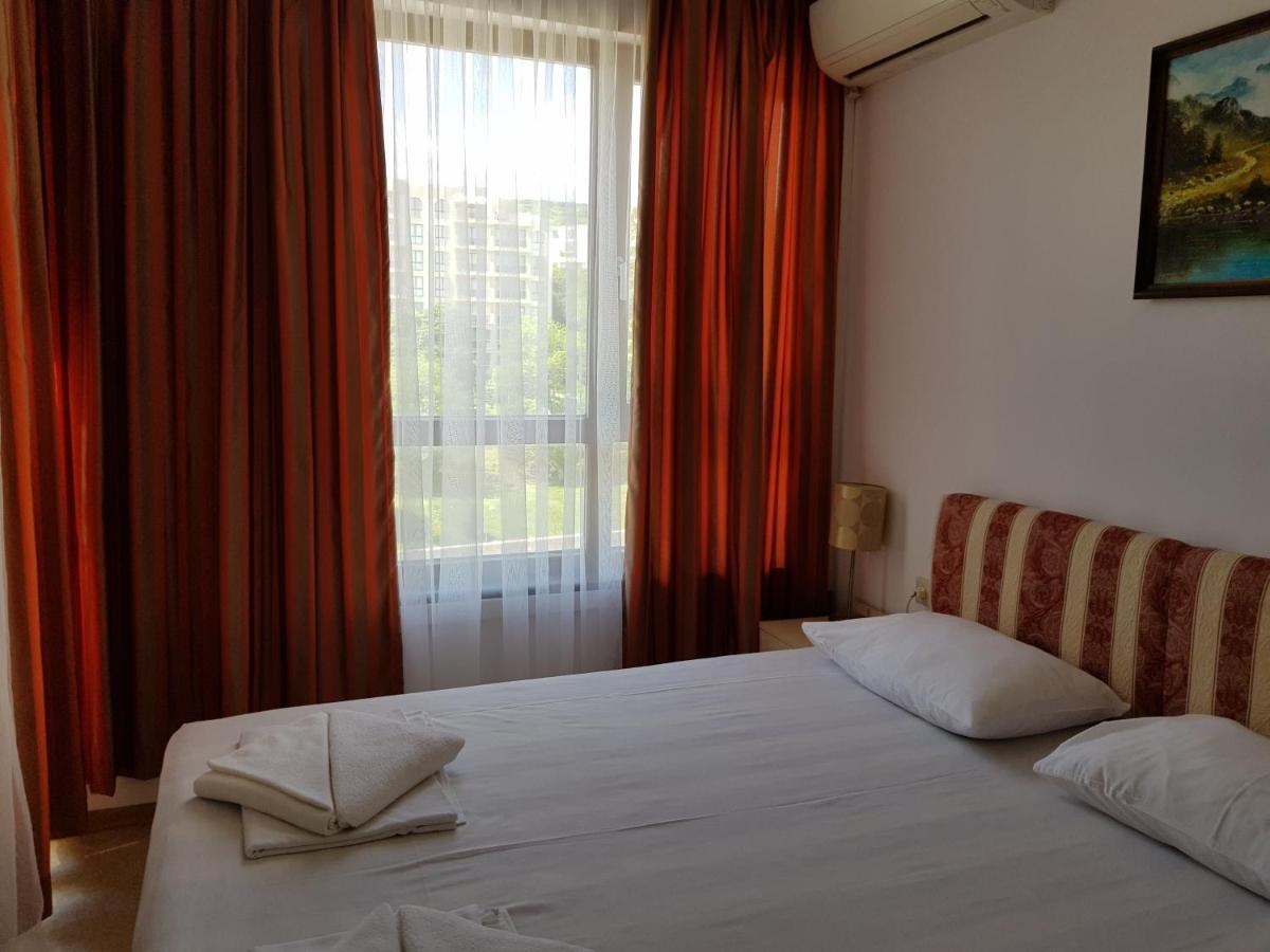Golden Sands Rentals Apartments Ngoại thất bức ảnh